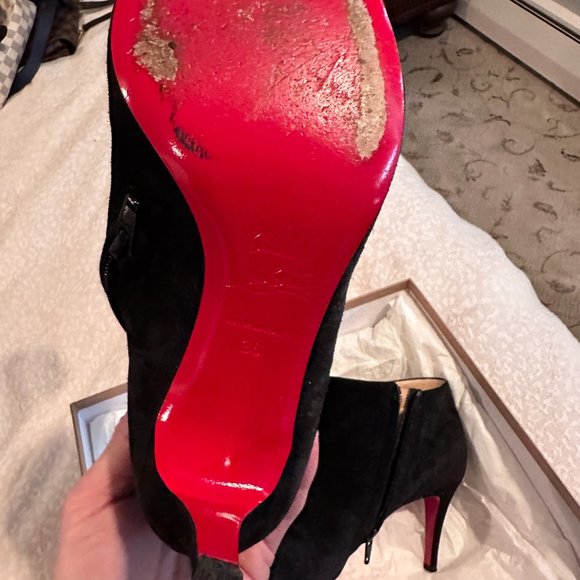 Louboutins- Black Suede- CHIC - Picture 6 of 7